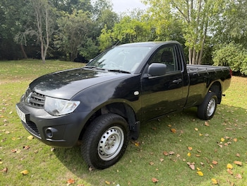 Mitsubishi - L200