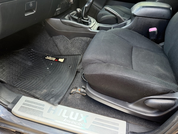 Used Toyota Hilux 2014 for sale - 75710819: Photo 8
