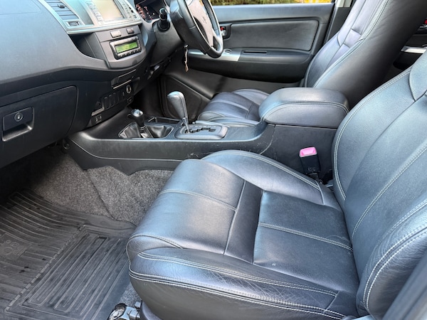 Used Toyota Hilux 2015 for sale - 75418164: Photo 8