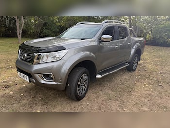 Used Nissan Navara 2017 for sale - 79696236: Photo