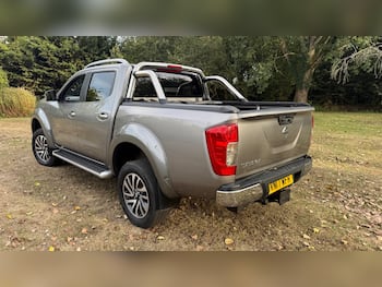 Used Nissan Navara 2017 for sale - 79696236: Photo