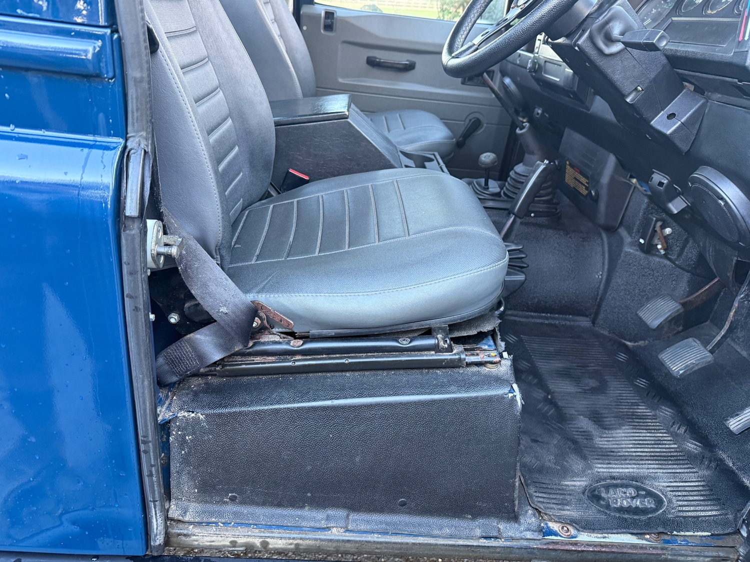 Used Land Rover Defender 2002 for sale - 77233857: Photo 11