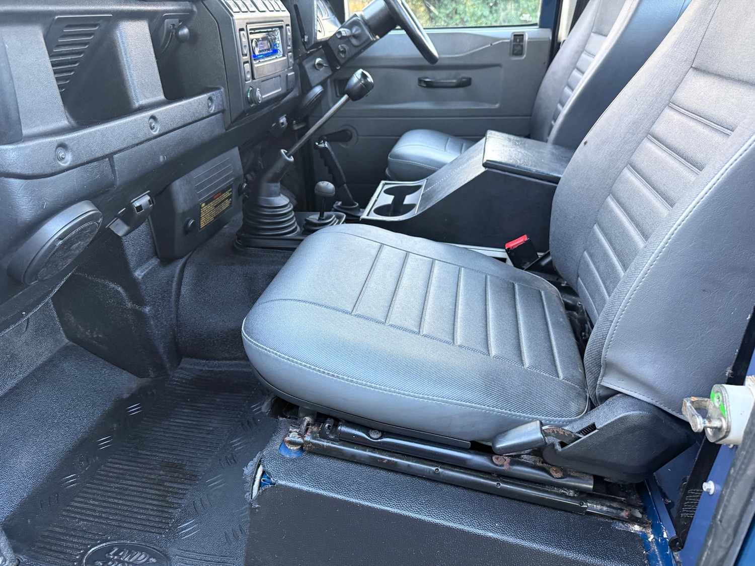 Used Land Rover Defender 2002 for sale - 77233857: Photo 9