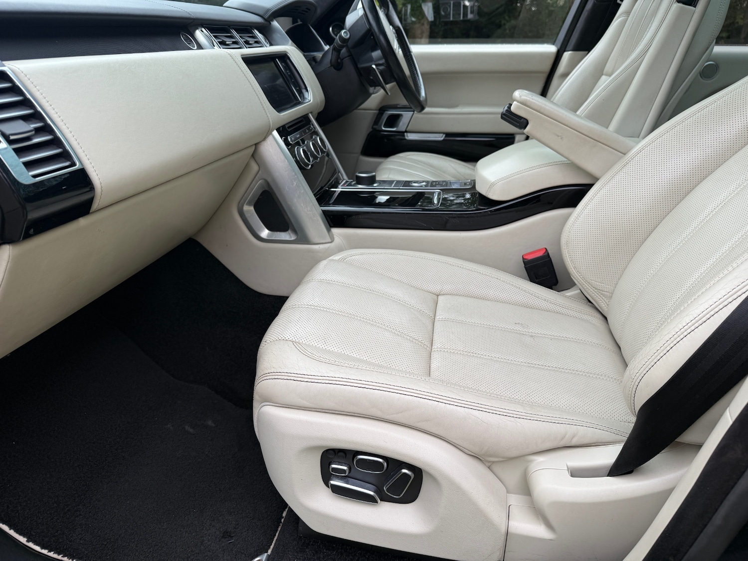 Used Land Rover Range Rover 2015 for sale - 76182758: Photo 8
