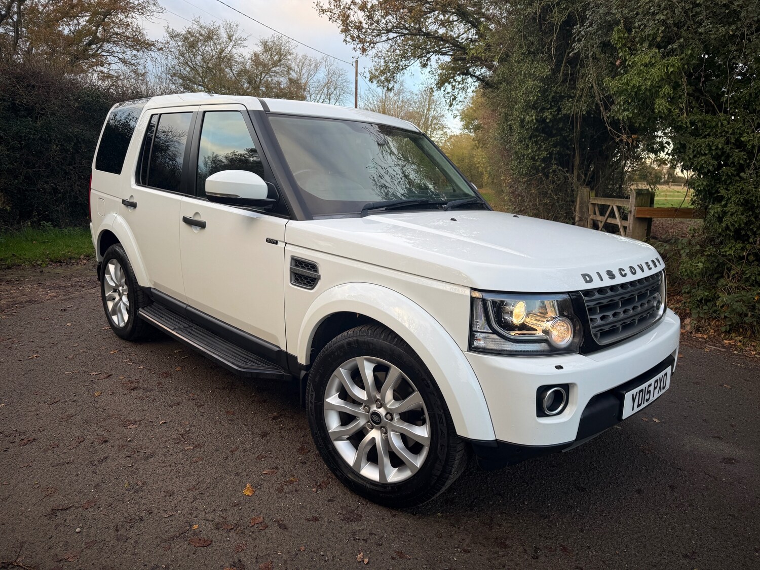 Used Land Rover Discovery 2015 for sale - 76696306: Photo 3