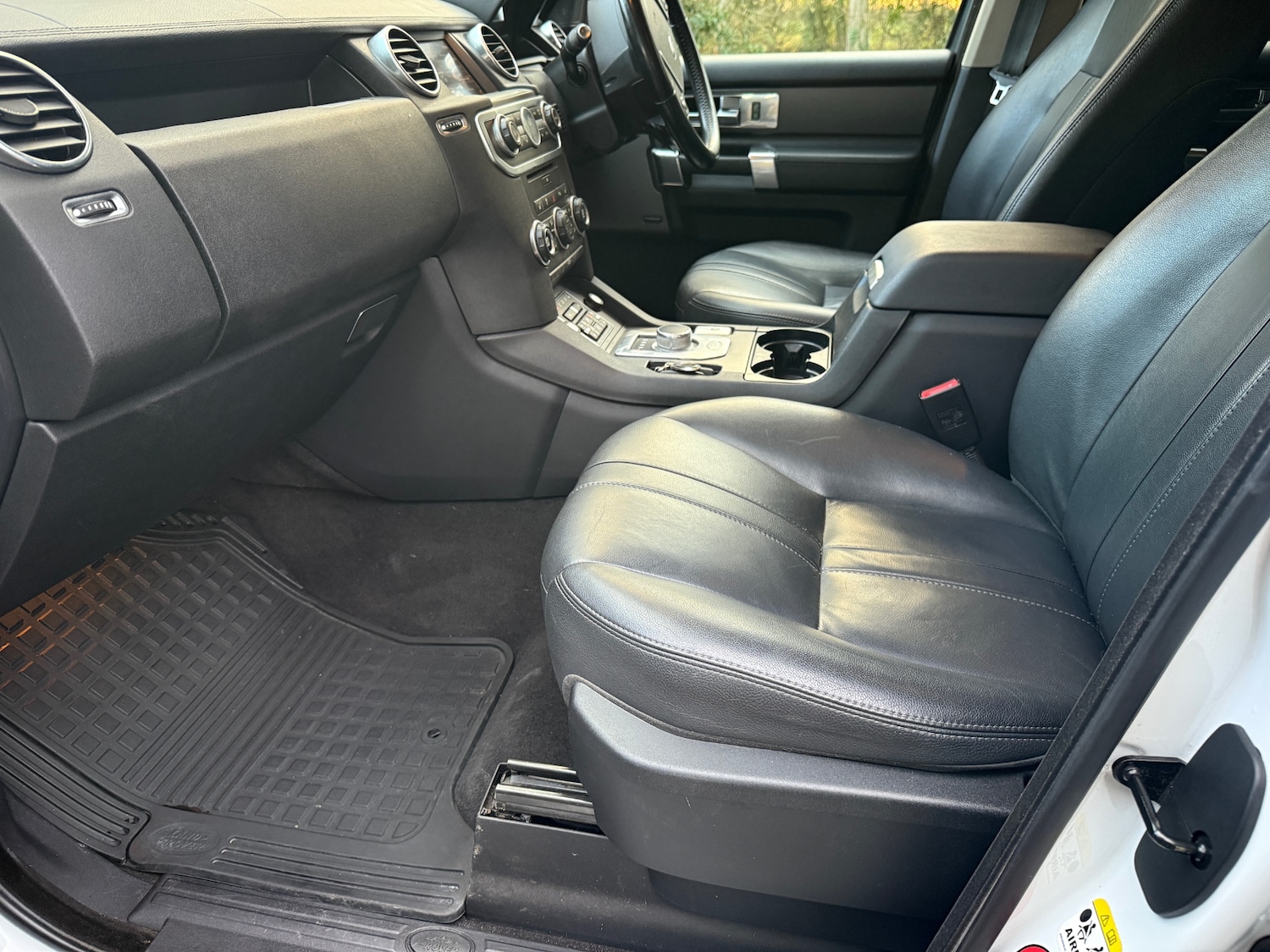 Used Land Rover Discovery 2015 for sale - 76696306: Photo 8