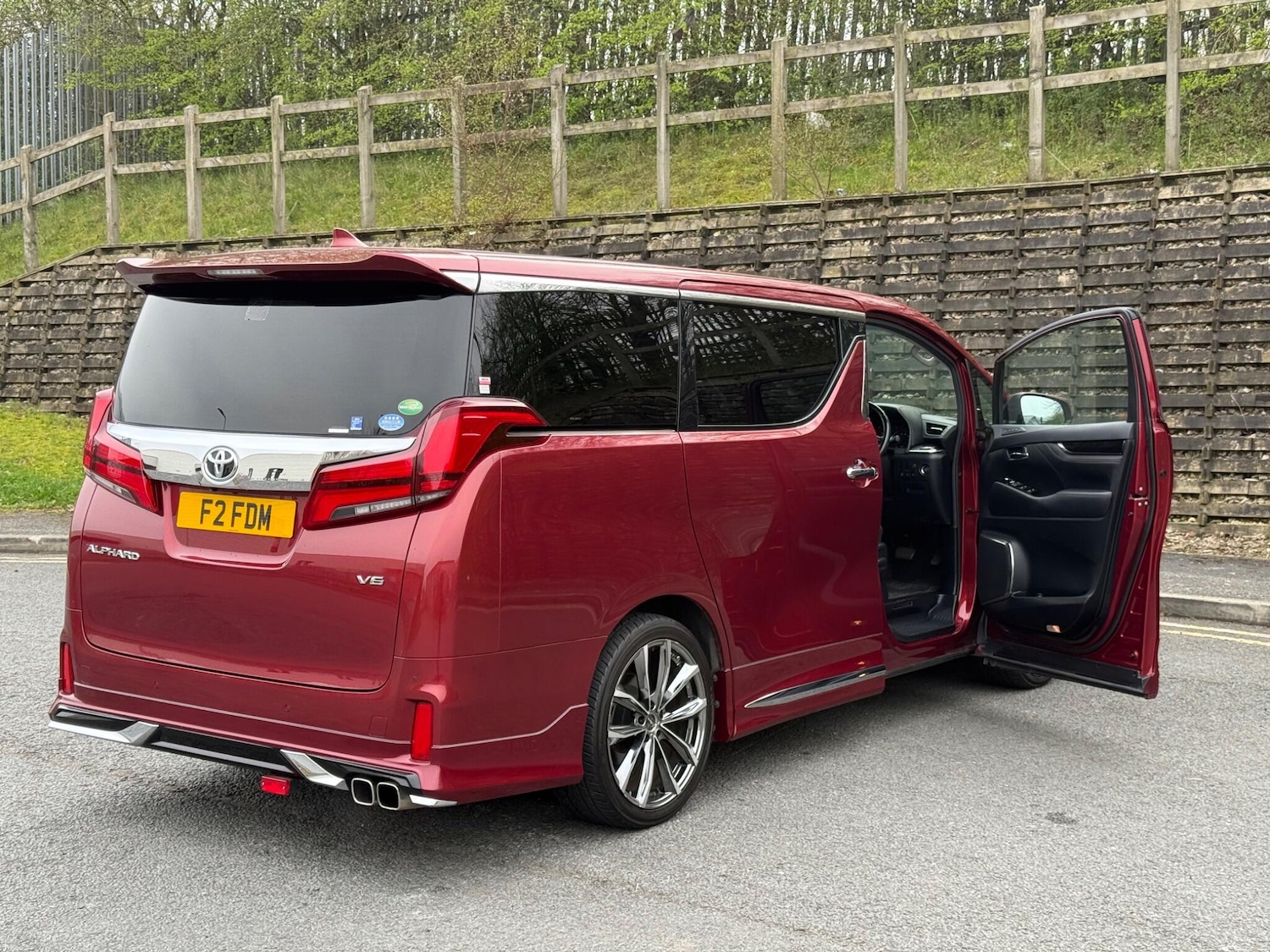 Used Toyota Alphard for sale - 77982443: Photo 10