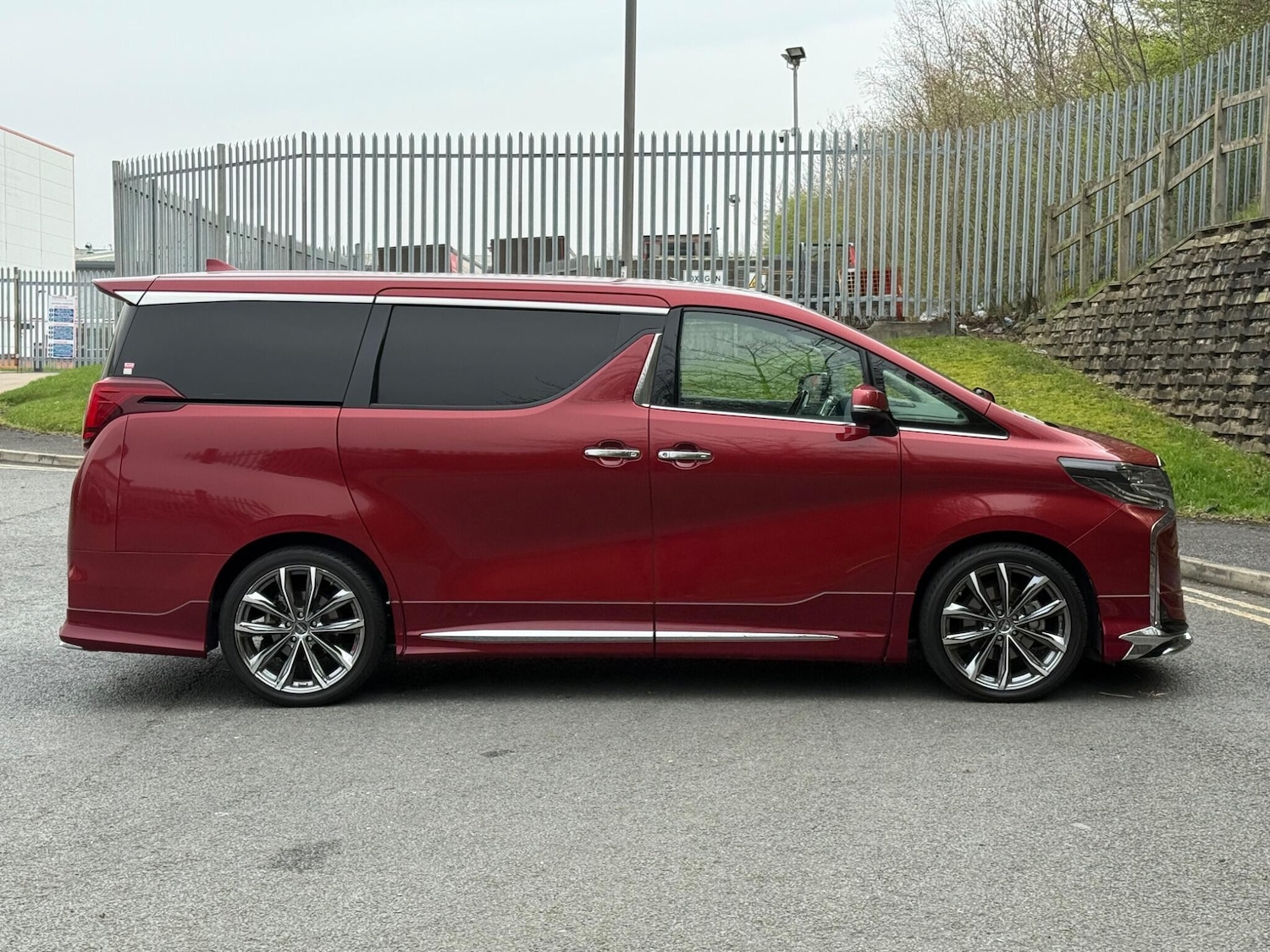 Used Toyota Alphard for sale - 77982443: Photo 5