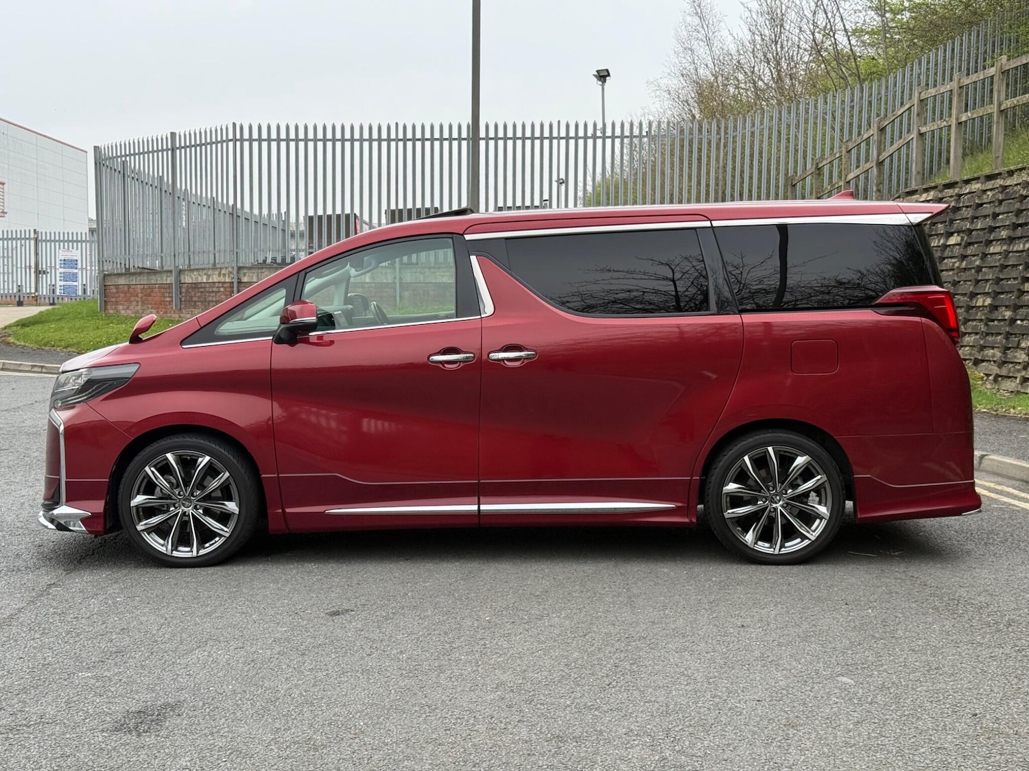 Used Toyota Alphard for sale - 77982443: Photo 6