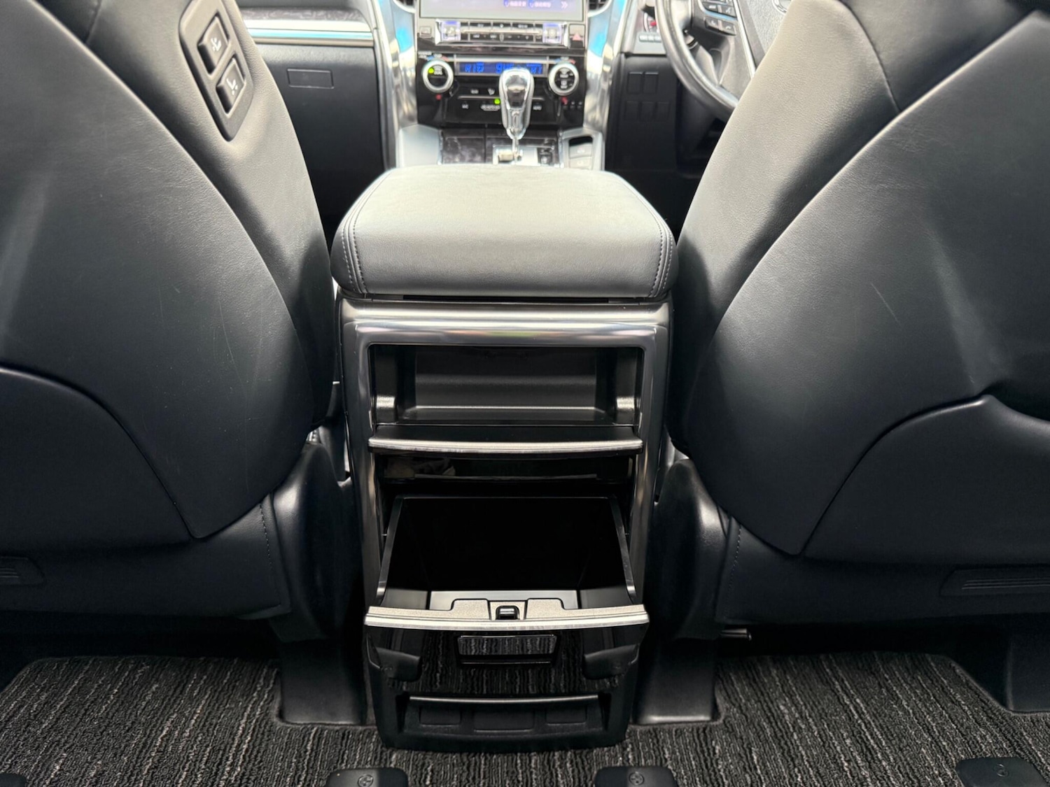 Used Toyota Alphard for sale - 77982443: Photo 82