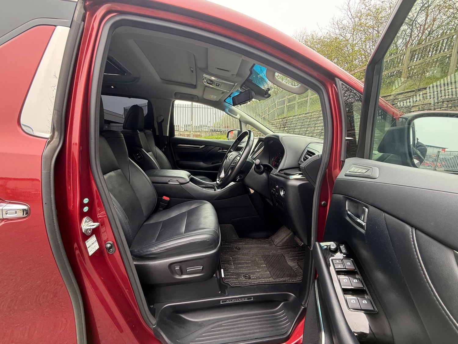 Used Toyota Alphard for sale - 77982443: Photo 9