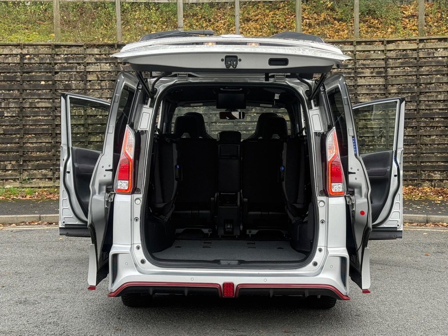 Used Nissan Serena 2025 for sale - 77627150: Photo 17