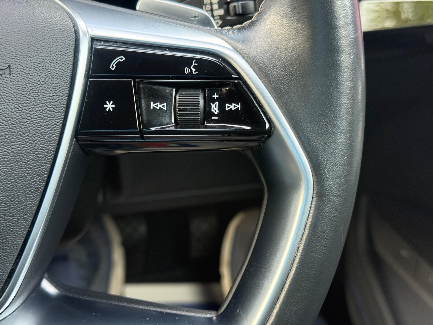 Used Audi e-tron 2025 for sale - 77627161: Photo 33