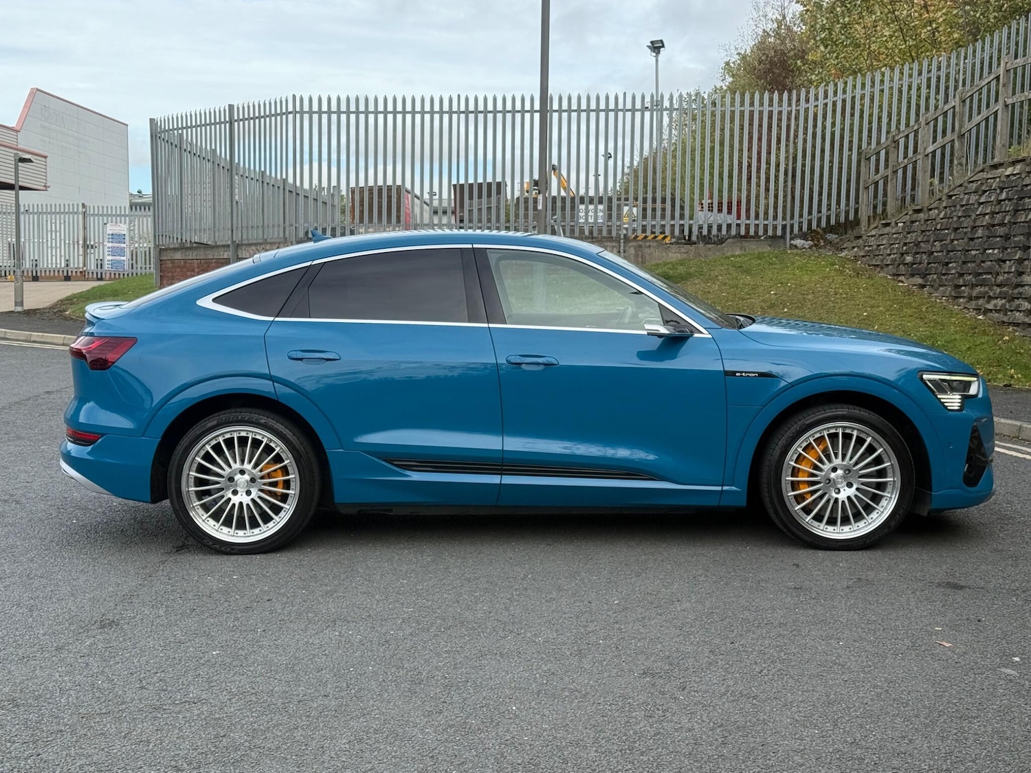 Used Audi e-tron 2025 for sale - 77627161: Photo 5