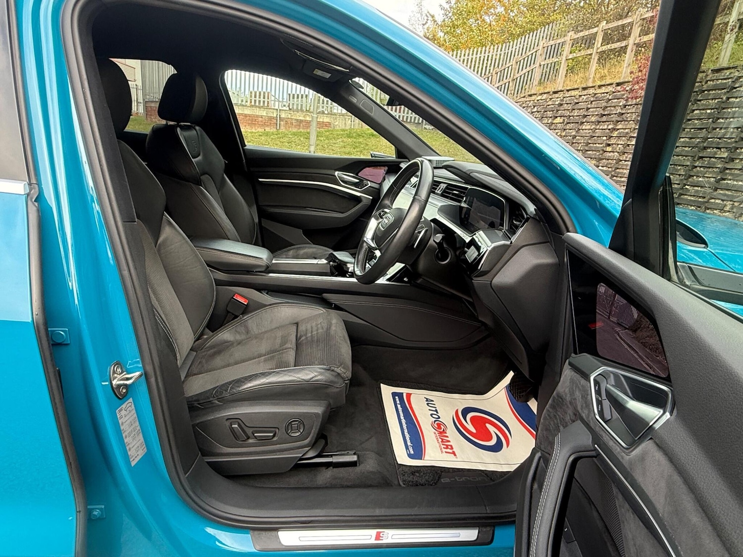 Used Audi e-tron 2025 for sale - 77627161: Photo 9