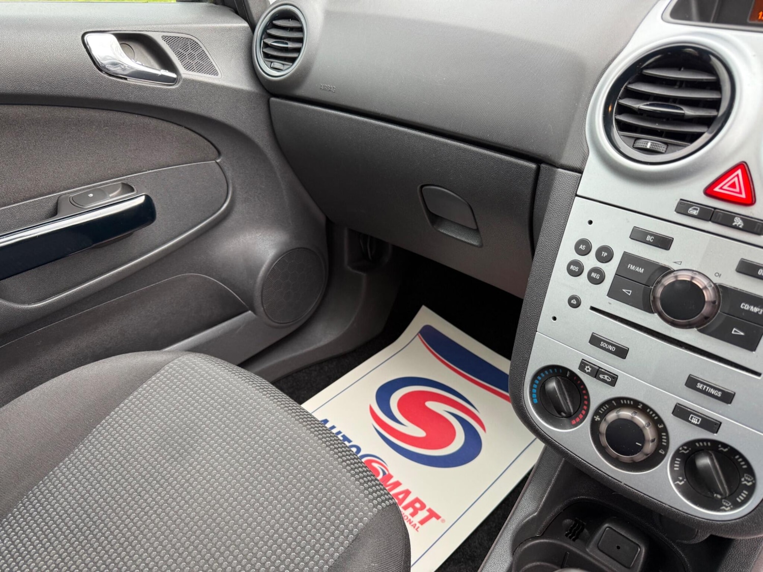 Used Vauxhall Corsa 2011 for sale - 77633894: Photo 40