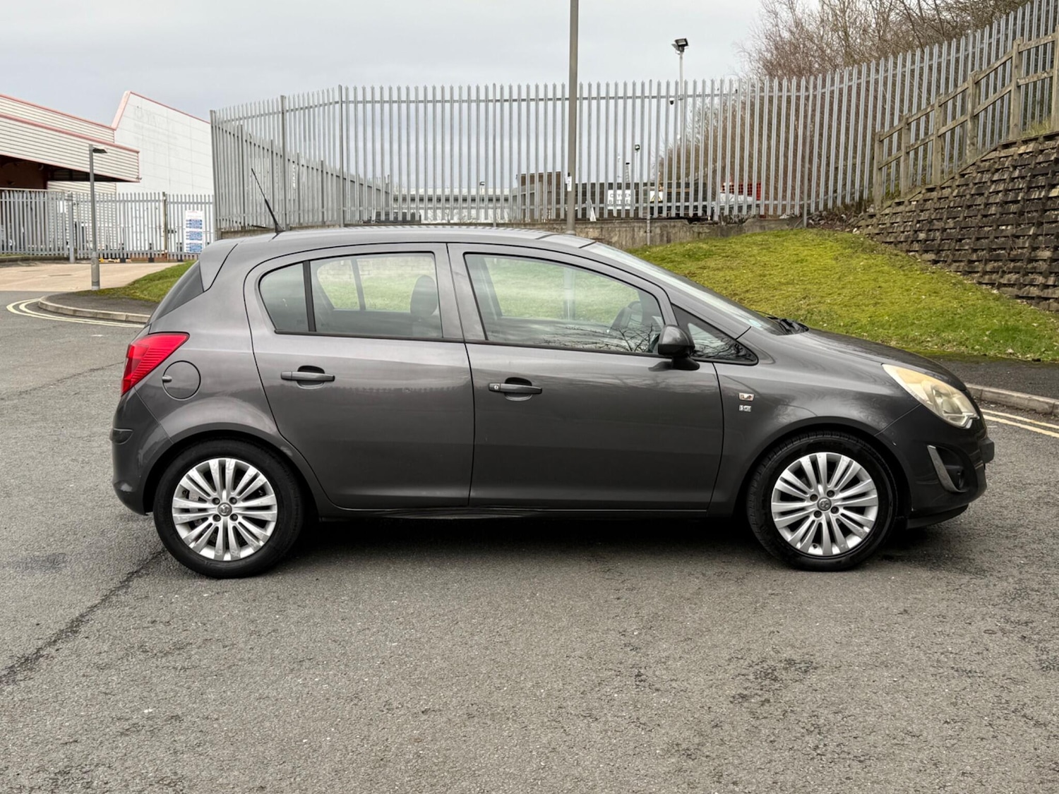 Used Vauxhall Corsa 2011 for sale - 77633894: Photo 5