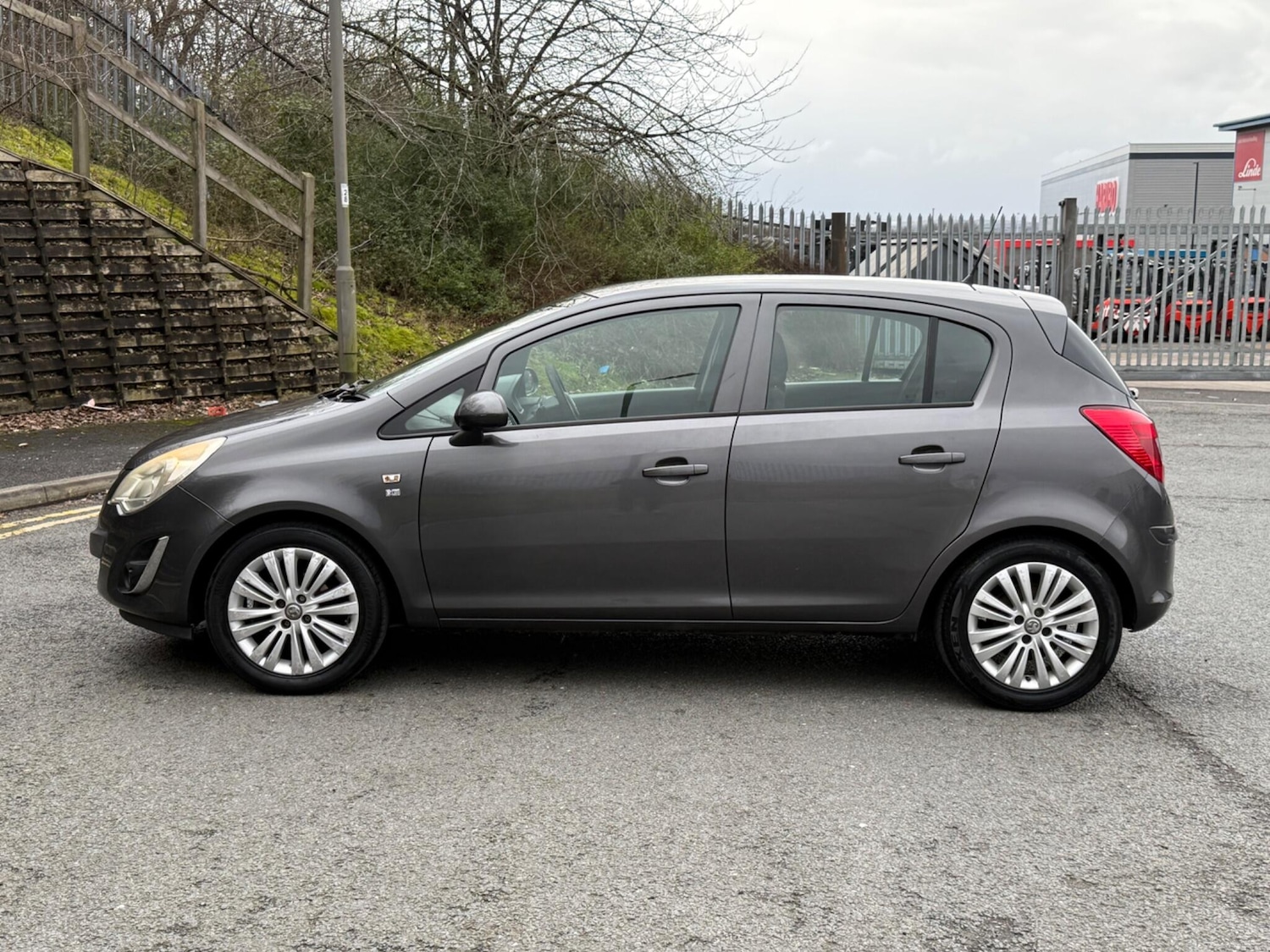 Used Vauxhall Corsa 2011 for sale - 77633894: Photo 6