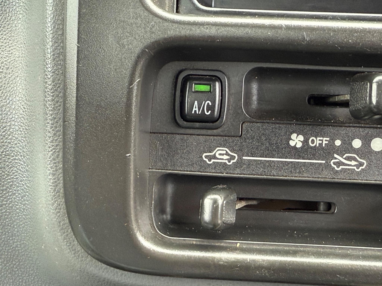 Used Daihatsu Hijet 2025 for sale - 77625758: Photo 41