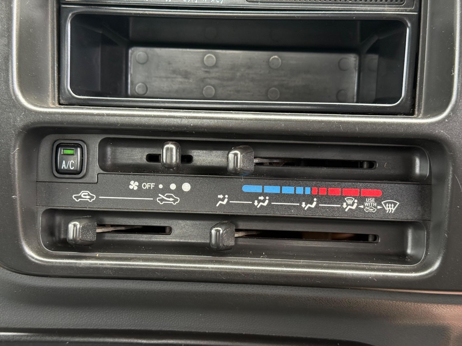 Used Daihatsu Hijet 2025 for sale - 77625758: Photo 42