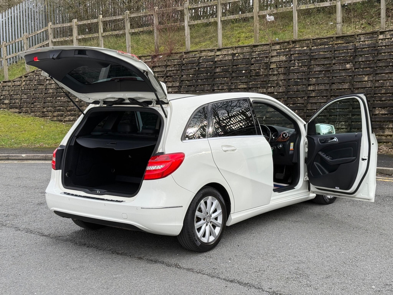 Used Mercedes-Benz B Class for sale - 77695588: Photo 78