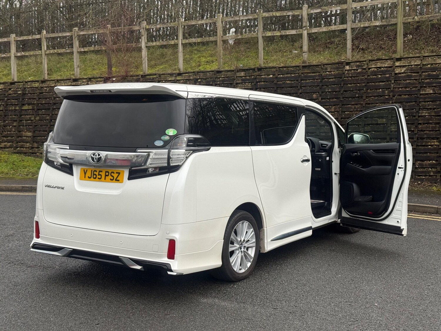 Used Toyota Vellfire 2025 for sale - 77627159: Photo 10