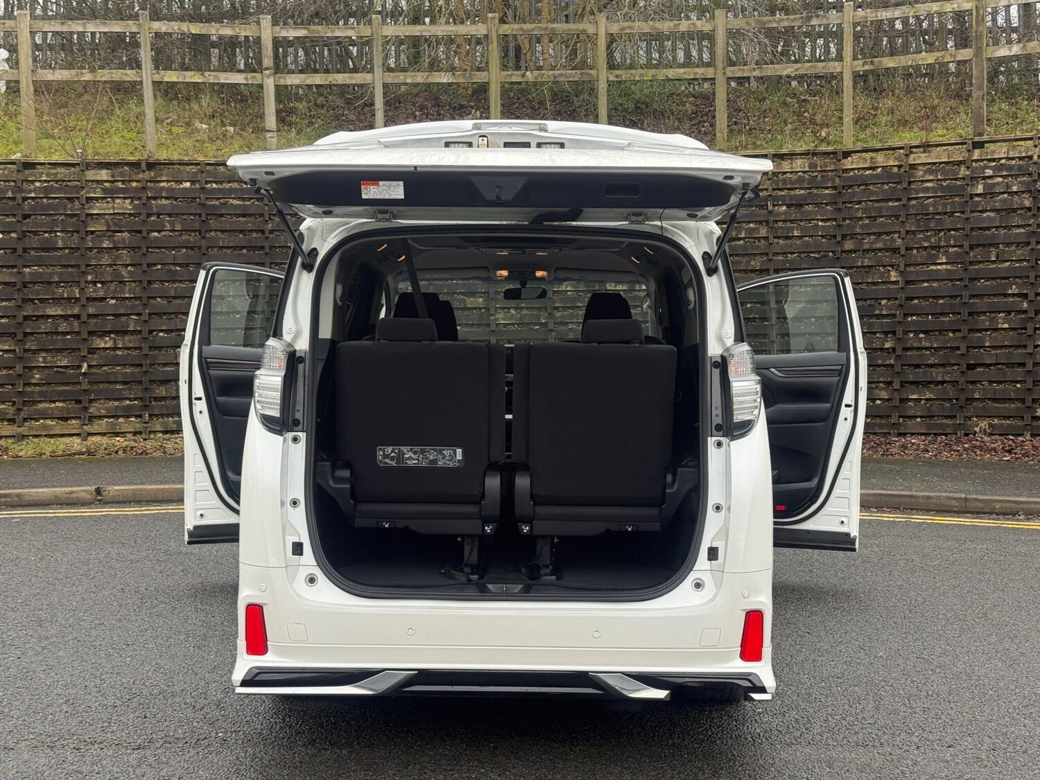 Used Toyota Vellfire 2025 for sale - 77627159: Photo 17