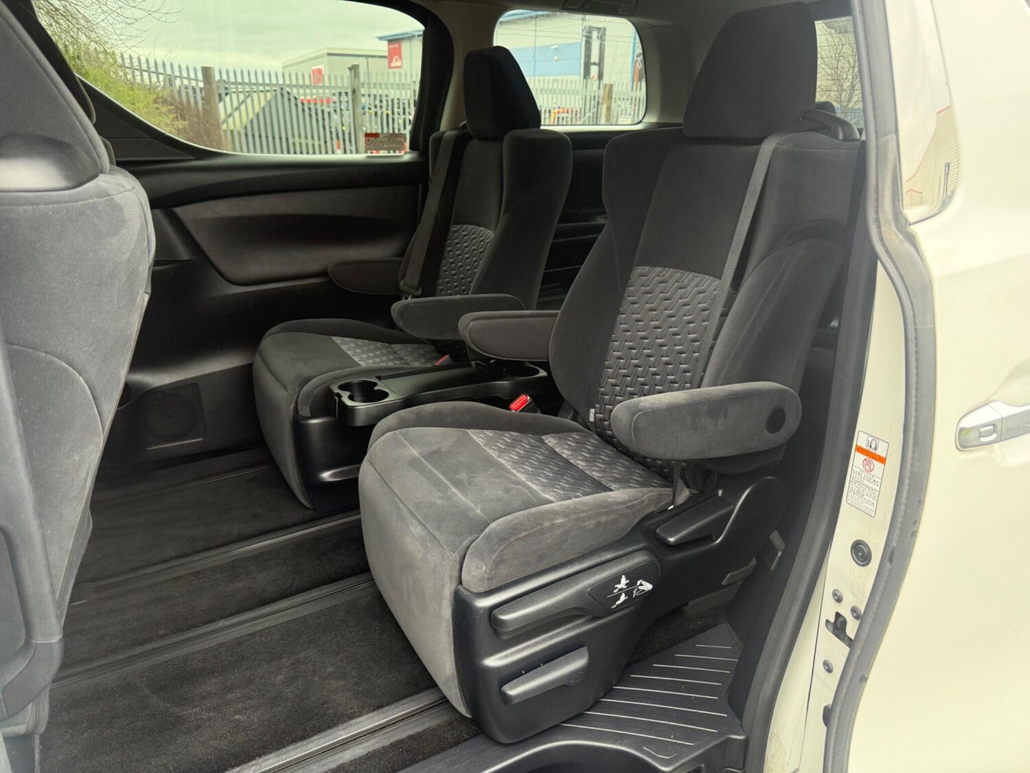 Used Toyota Vellfire 2025 for sale - 77627159: Photo 25