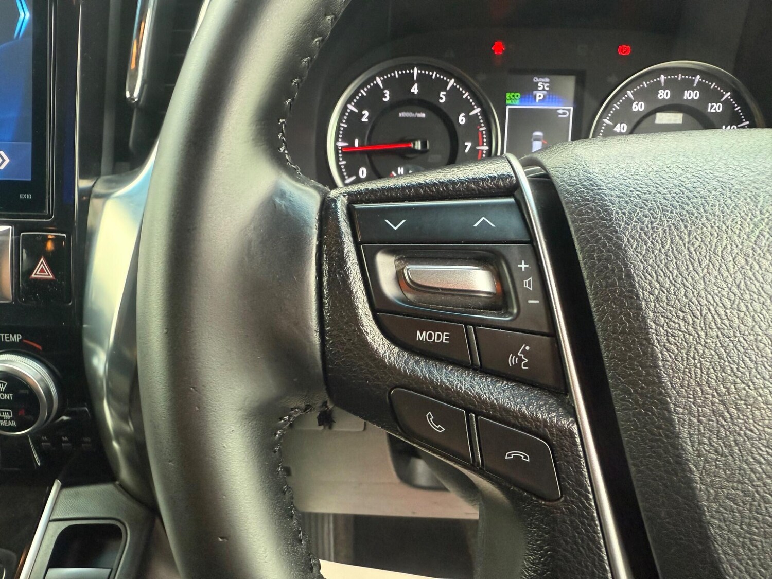 Used Toyota Vellfire 2025 for sale - 77627159: Photo 57