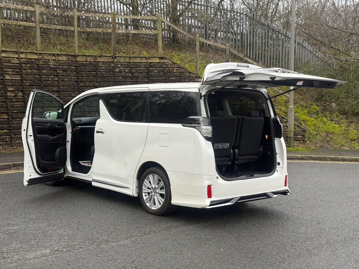 Used Toyota Vellfire 2025 for sale - 77627159: Photo 79