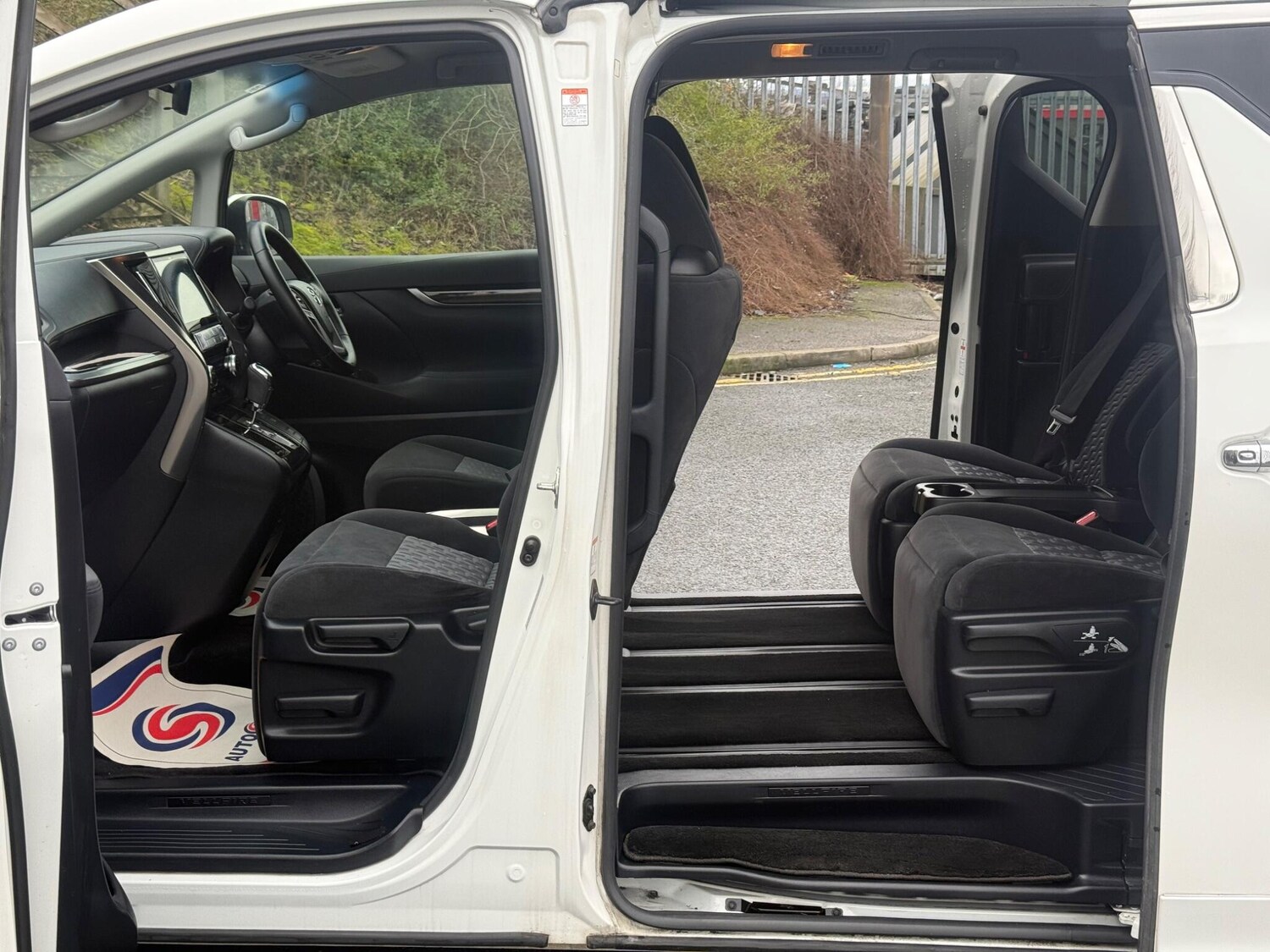 Used Toyota Vellfire 2025 for sale - 77627159: Photo 89