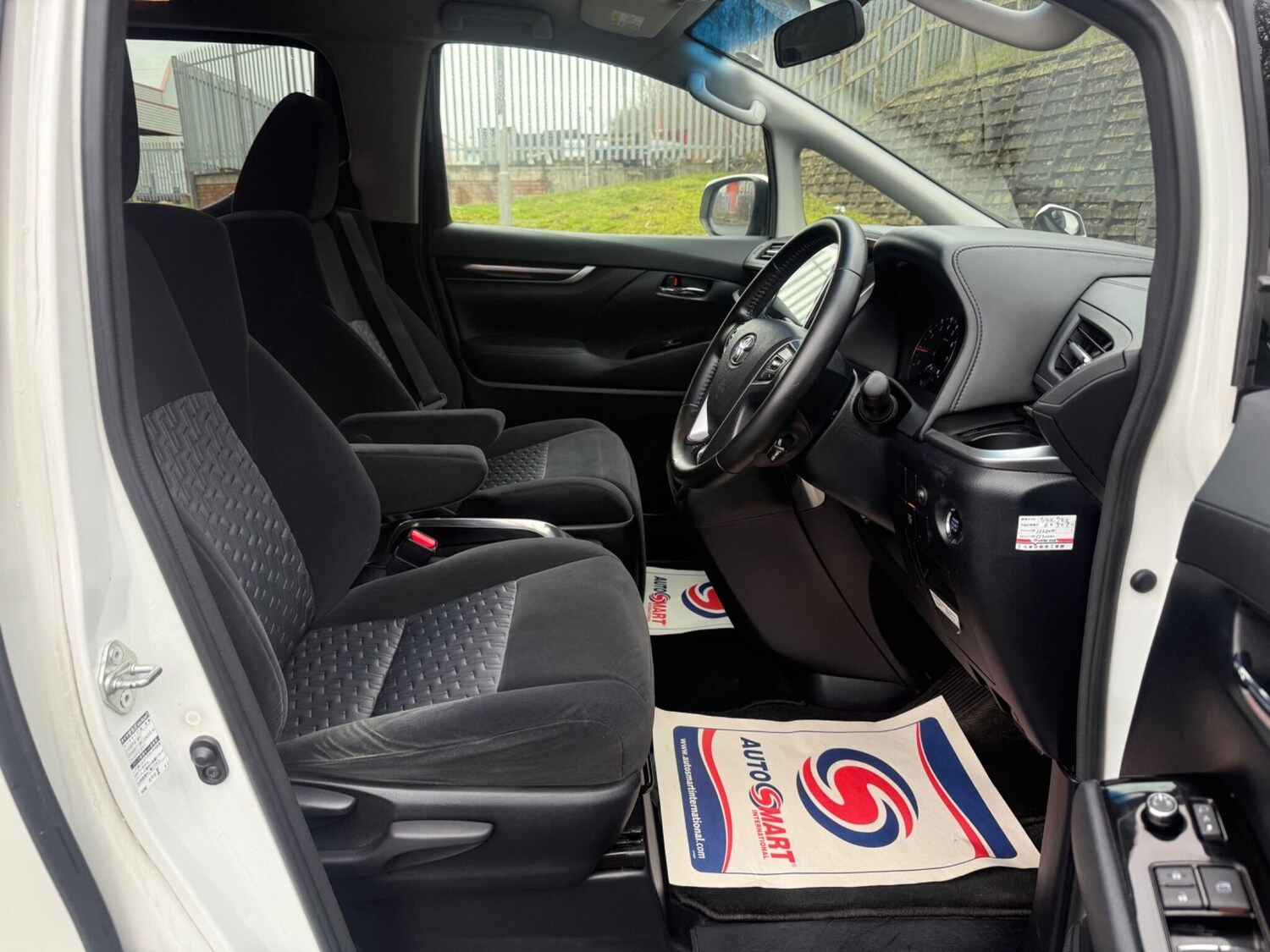 Used Toyota Vellfire 2025 for sale - 77627159: Photo 9