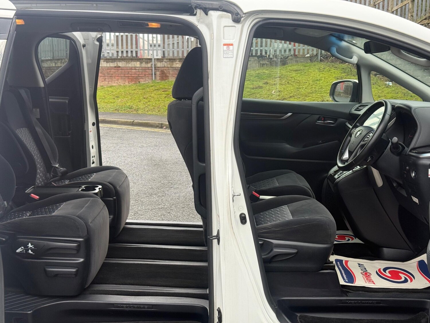 Used Toyota Vellfire 2025 for sale - 77627159: Photo 90