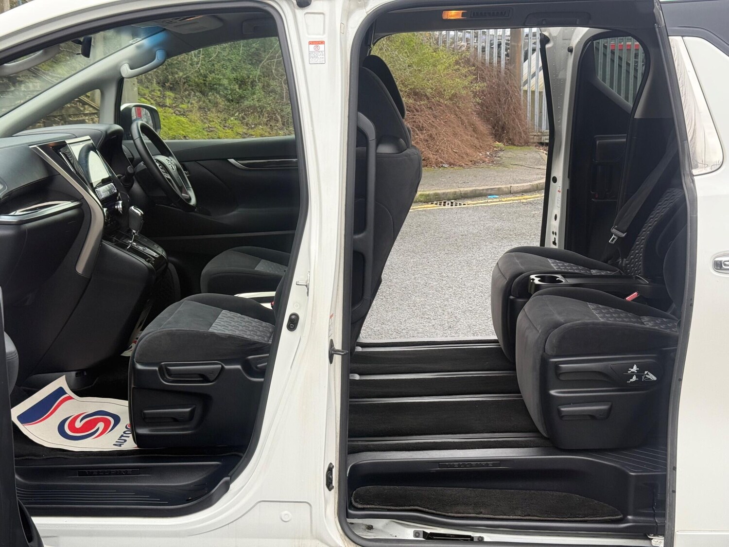 Used Toyota Vellfire 2025 for sale - 77627159: Photo 91