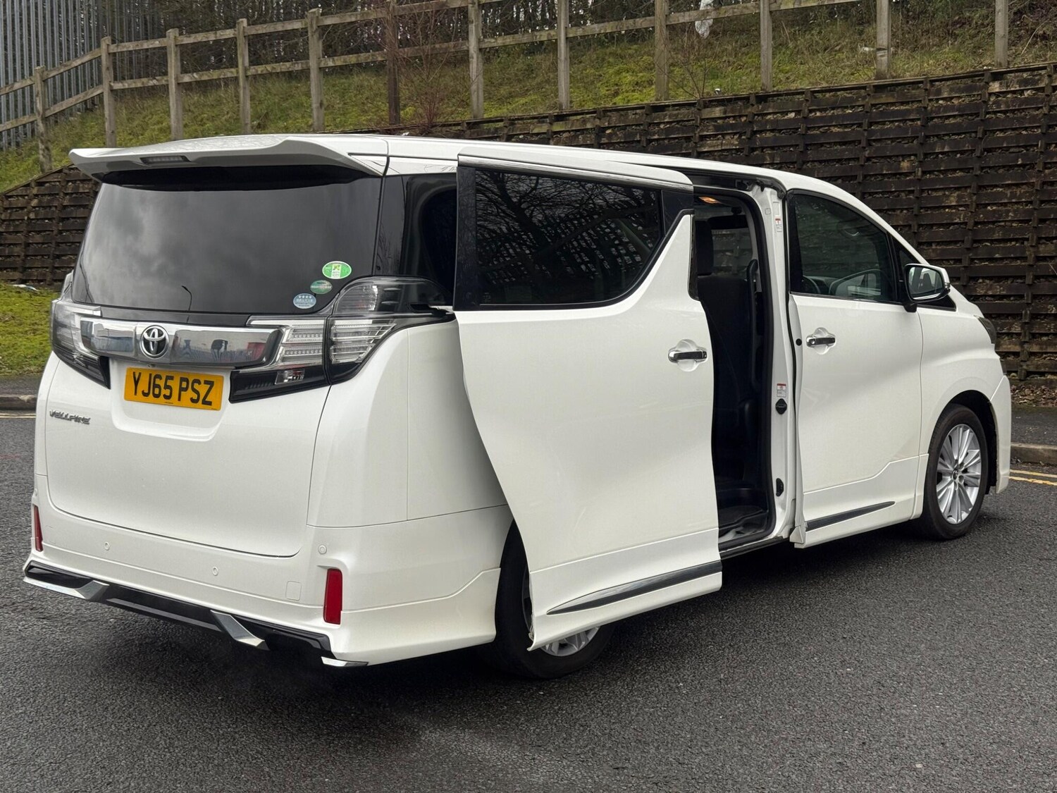 Used Toyota Vellfire 2025 for sale - 77627159: Photo 93