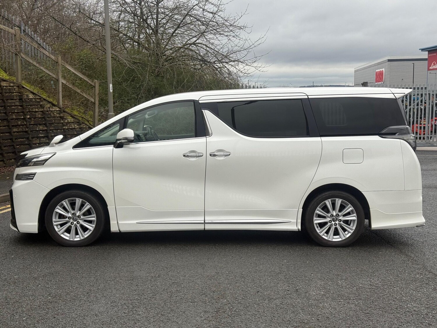 Used Toyota Vellfire 2025 for sale - 77627159: Photo 98