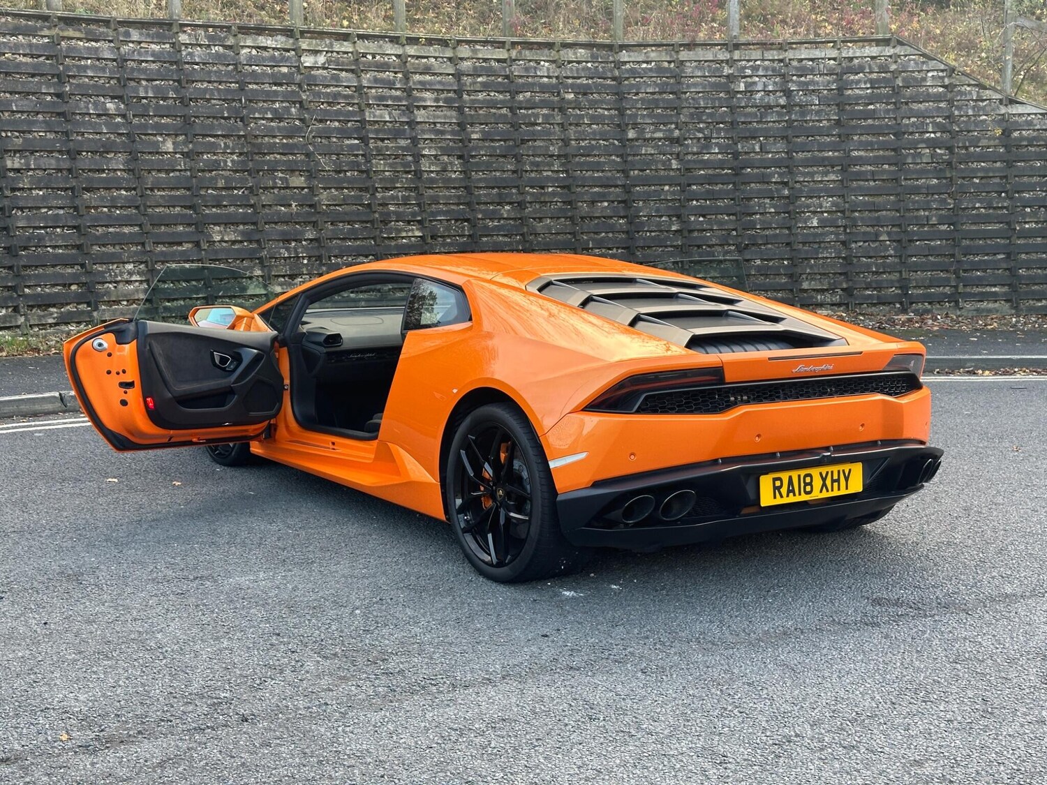 Used Lamborghini Huracan 2018 for sale - 77627149: Photo 20