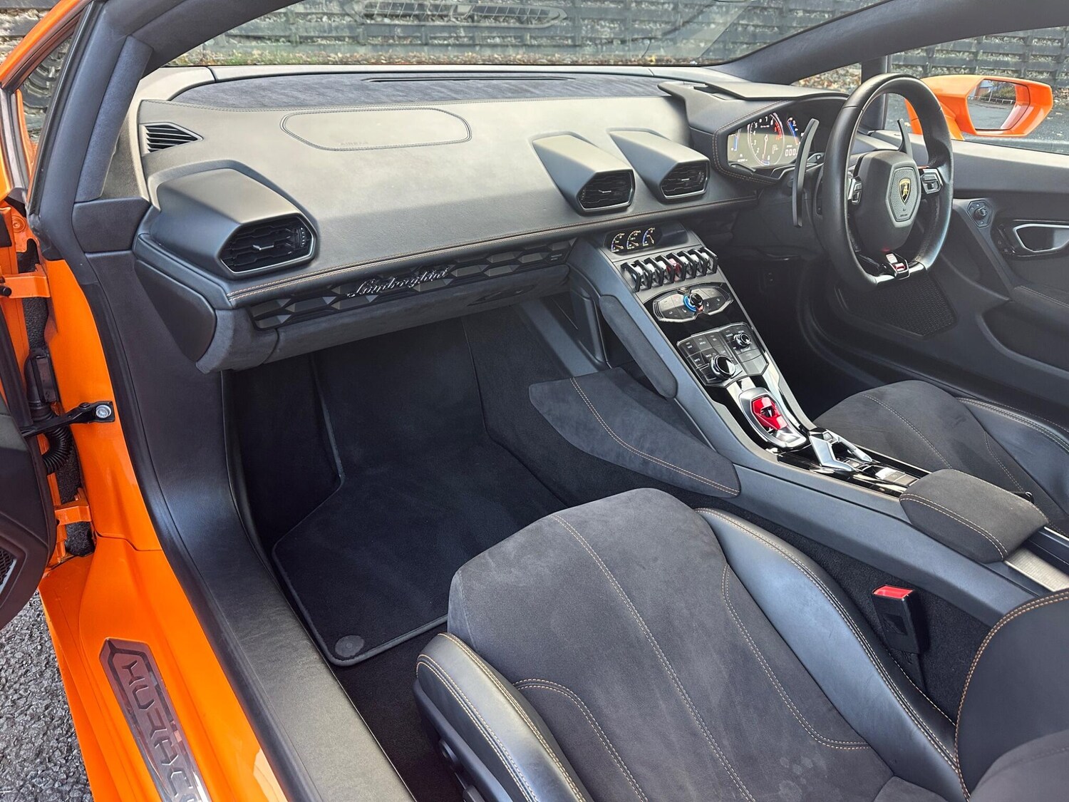 Used Lamborghini Huracan 2018 for sale - 77627149: Photo 21