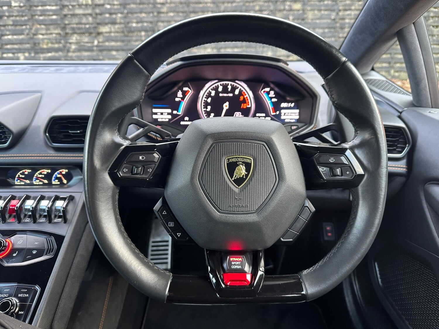 Used Lamborghini Huracan 2018 for sale - 77627149: Photo 24