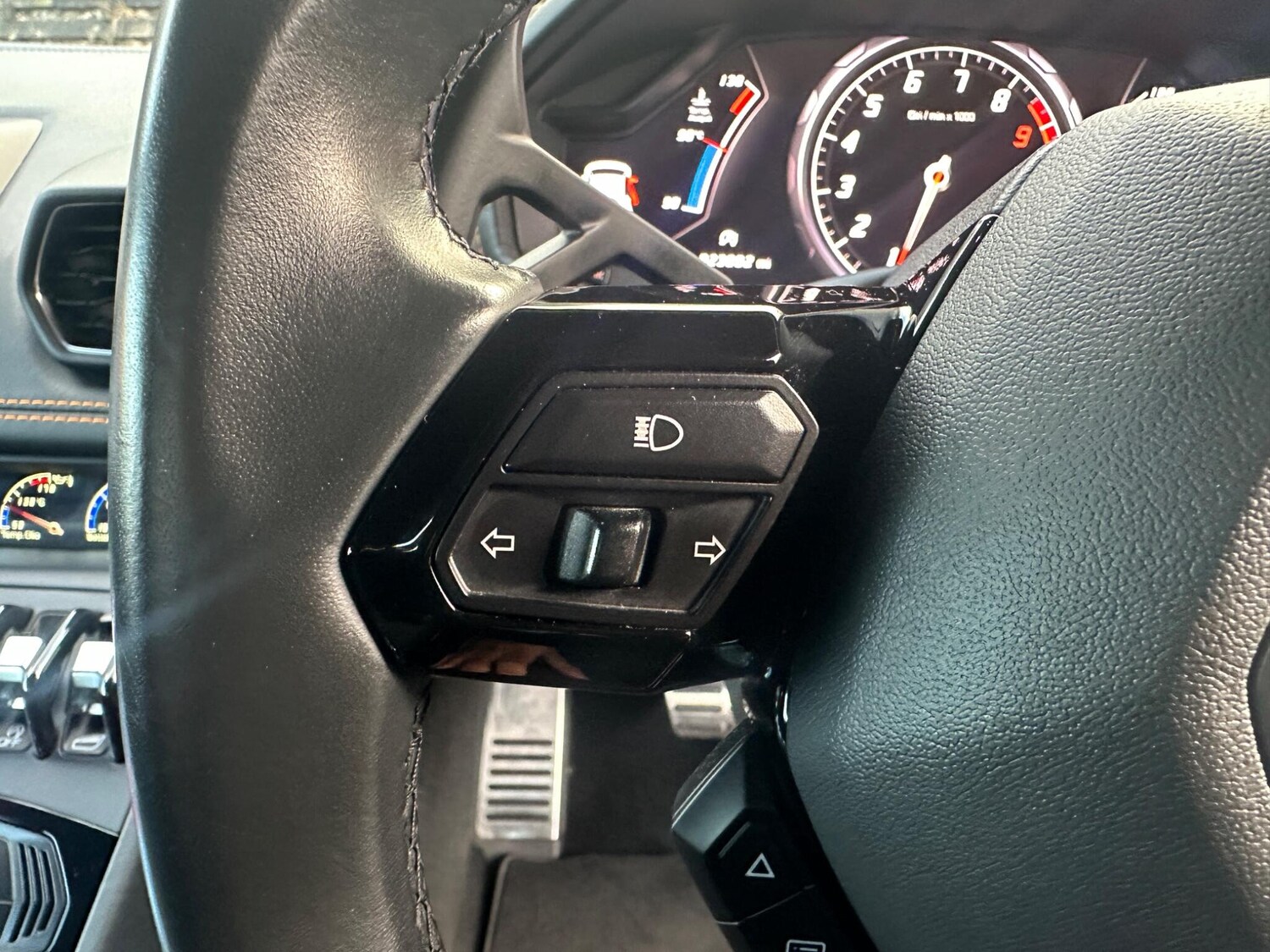 Used Lamborghini Huracan 2018 for sale - 77627149: Photo 45