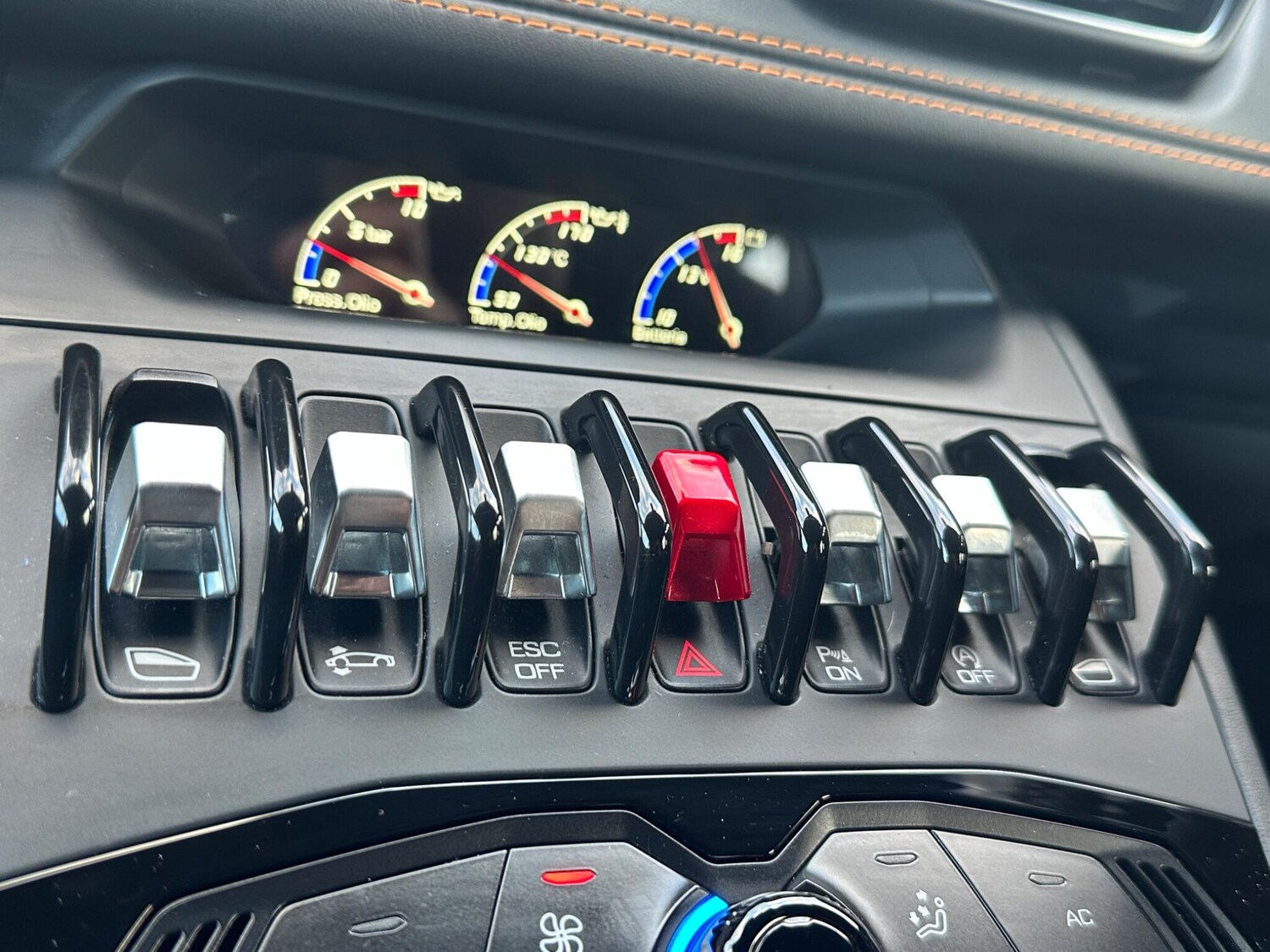 Used Lamborghini Huracan 2018 for sale - 77627149: Photo 55