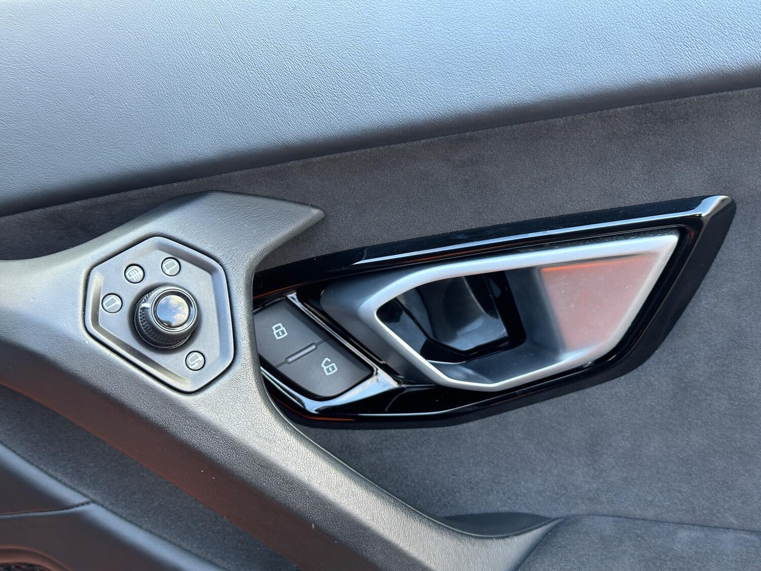 Used Lamborghini Huracan 2018 for sale - 77627149: Photo 80