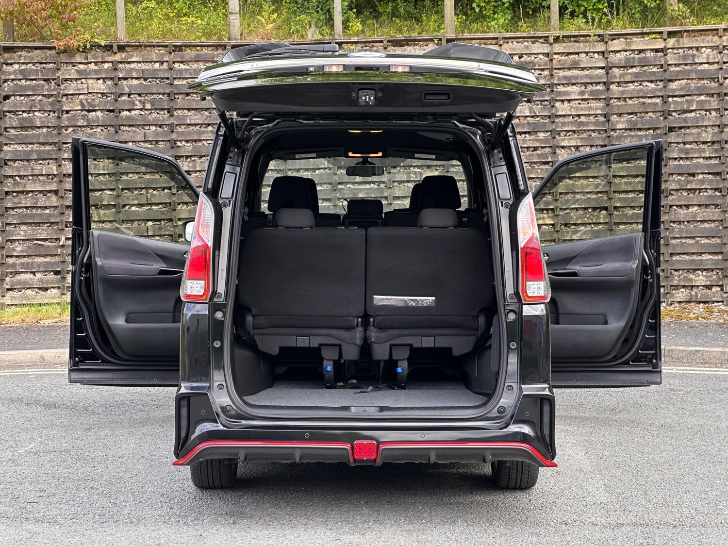 Used Nissan Serena 2025 for sale - 77627147: Photo 18