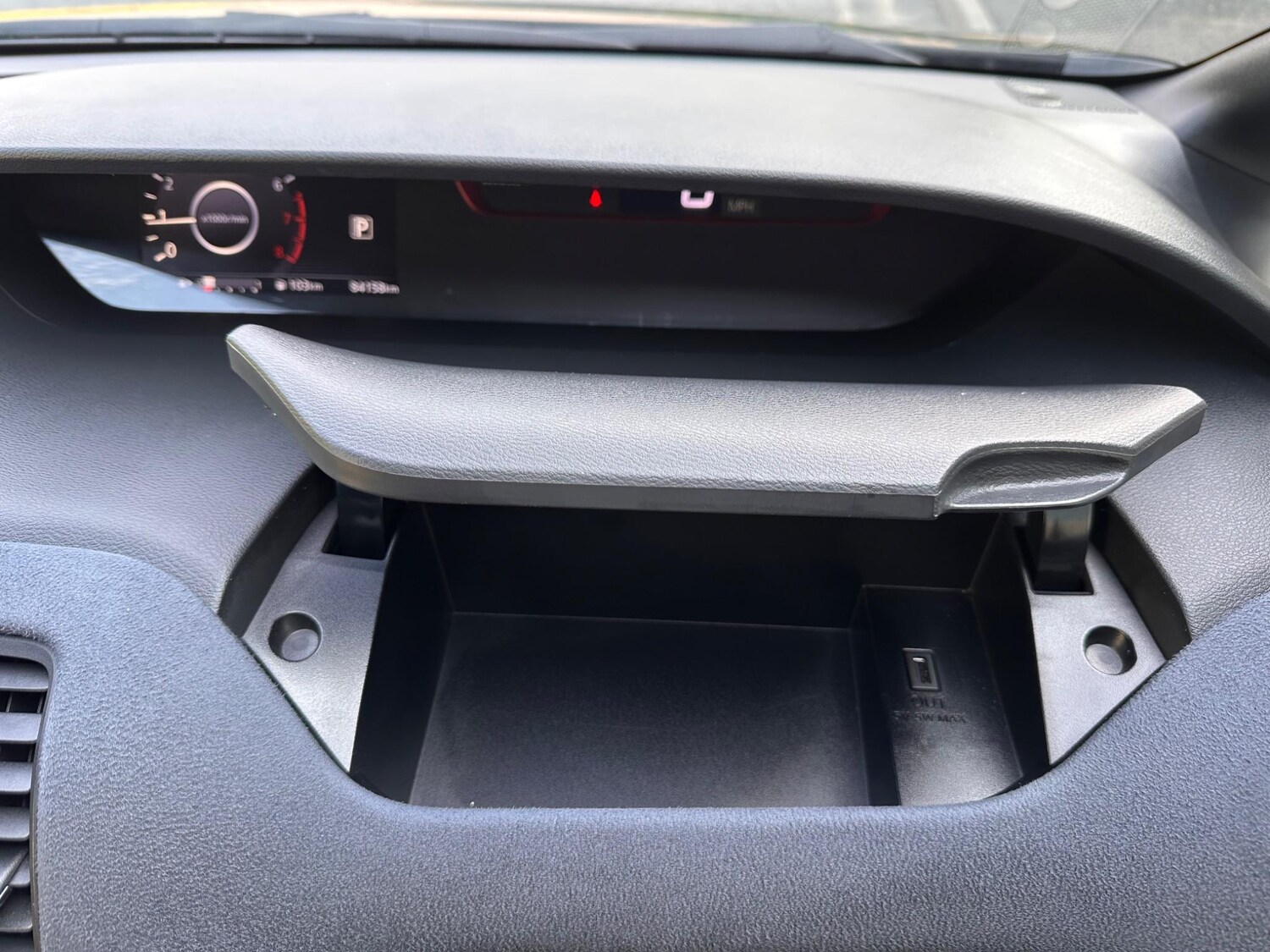 Used Nissan Serena 2025 for sale - 77627147: Photo 41