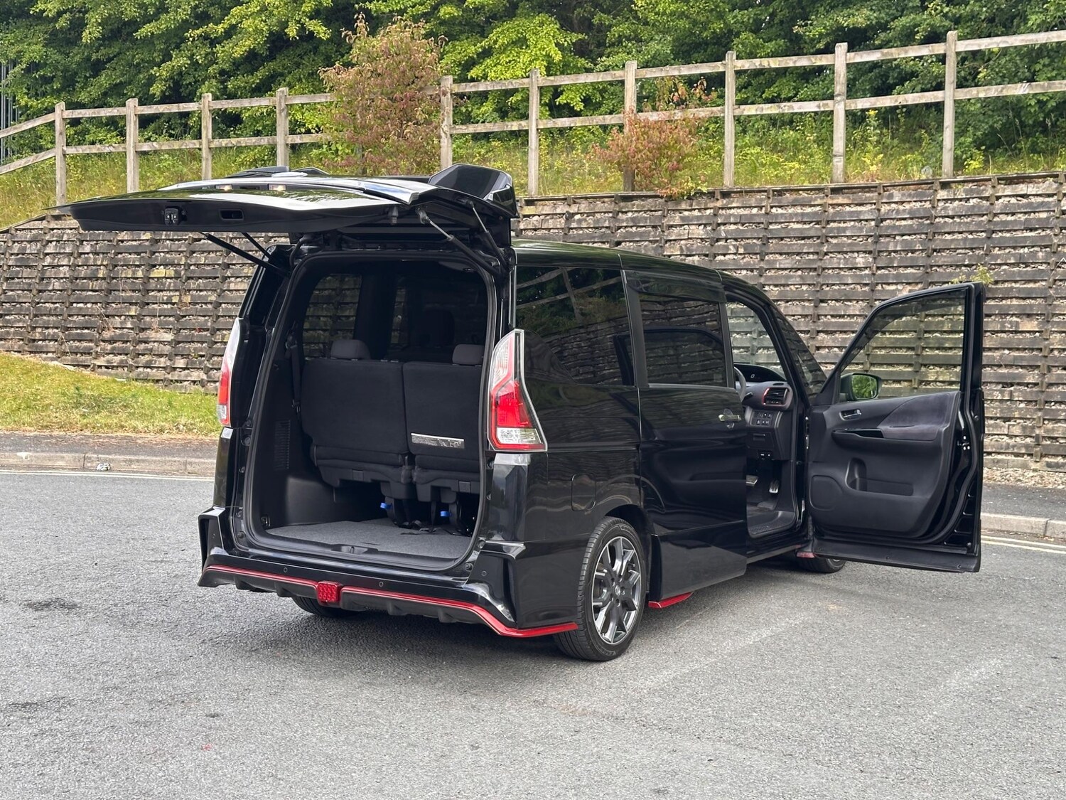 Used Nissan Serena 2025 for sale - 77627147: Photo 60