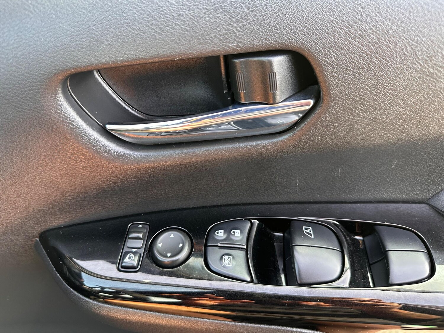 Used Nissan Serena 2025 for sale - 77627147: Photo 94