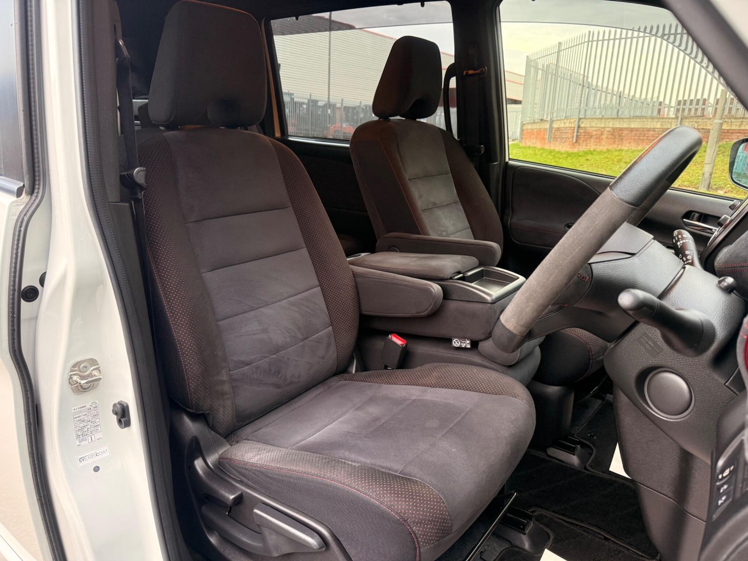 Used Nissan Serena 2025 for sale - 77627155: Photo 6