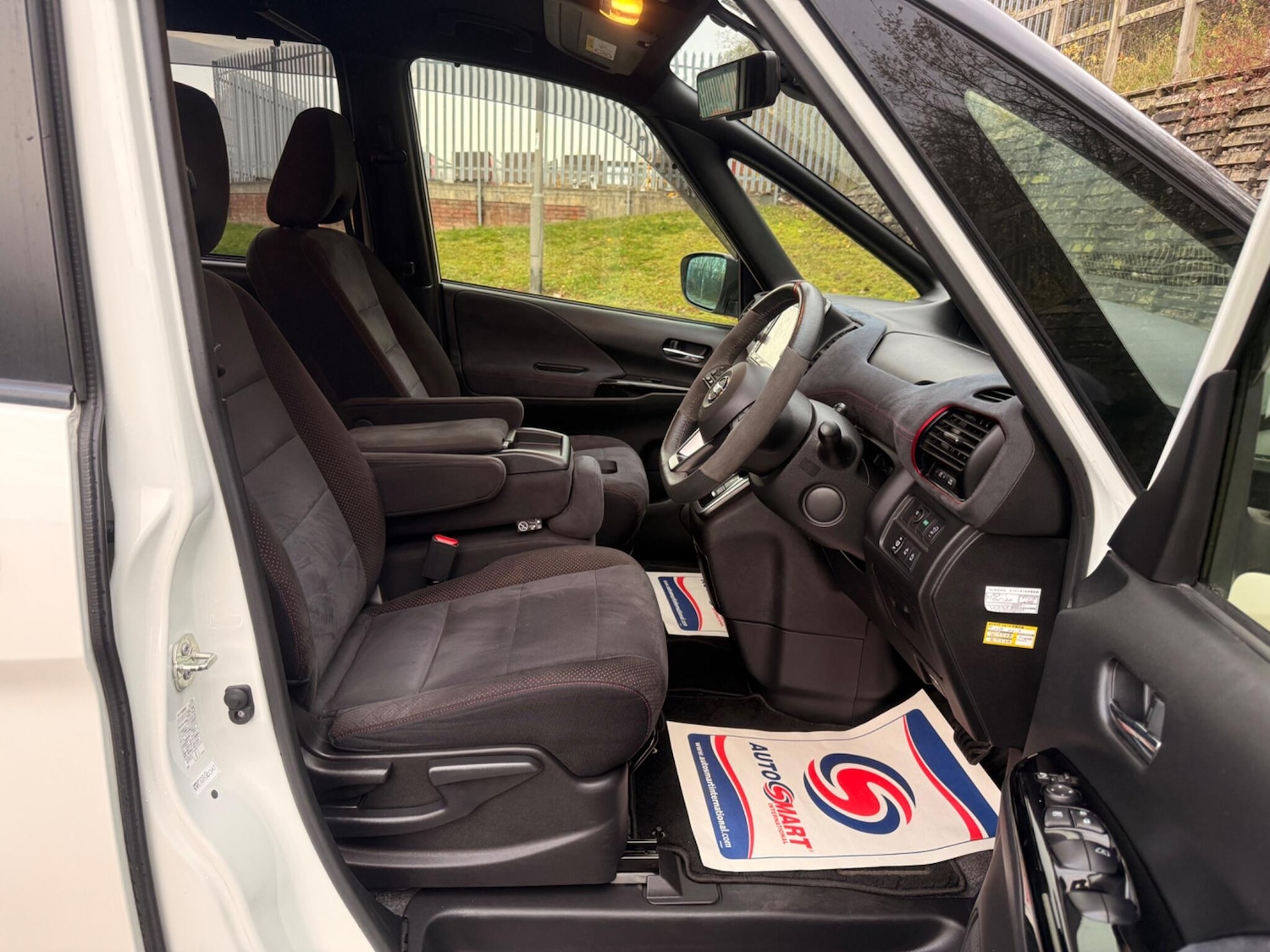 Used Nissan Serena 2025 for sale - 77627155: Photo 7