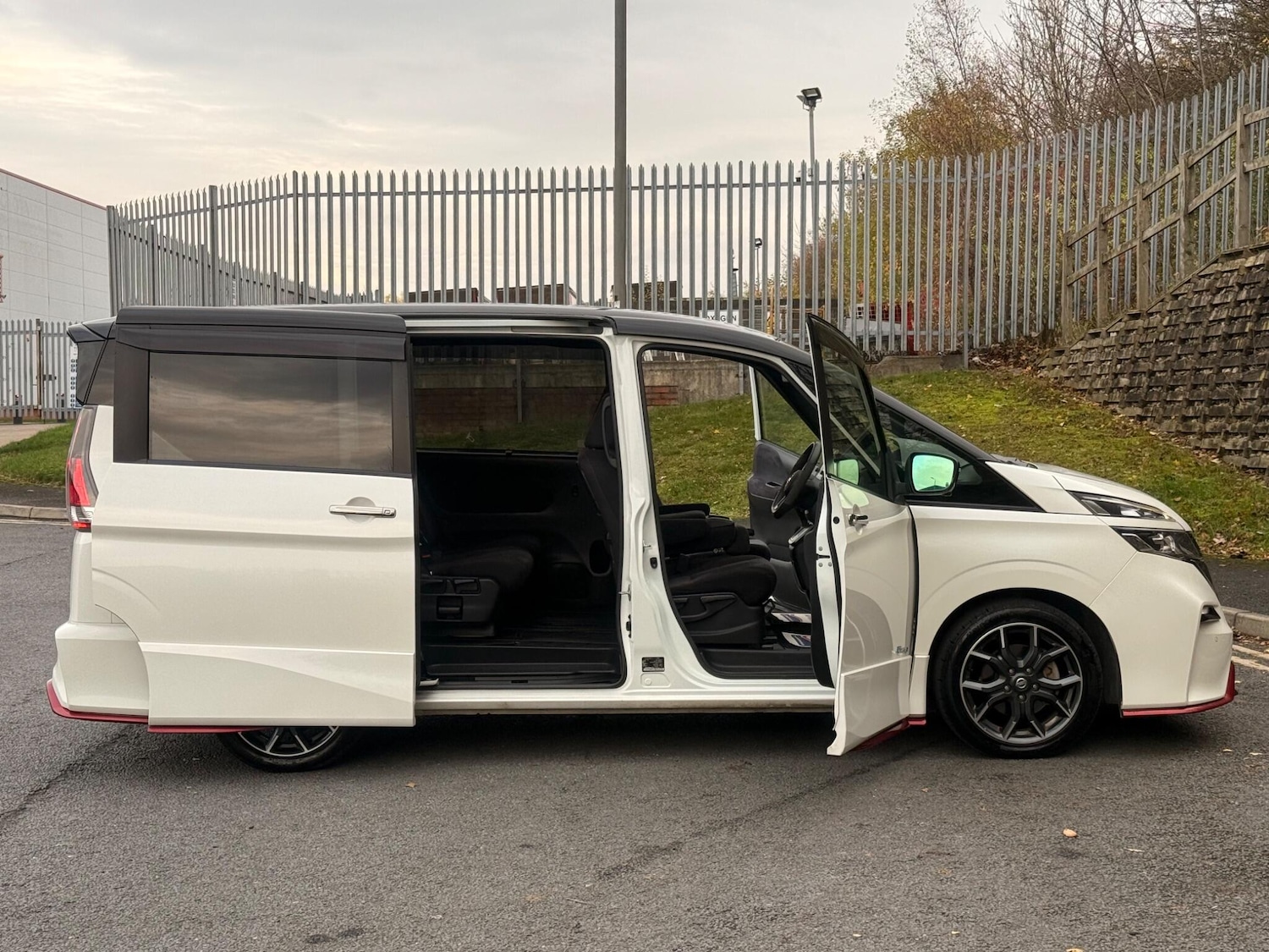 Used Nissan Serena 2025 for sale - 77627155: Photo 81