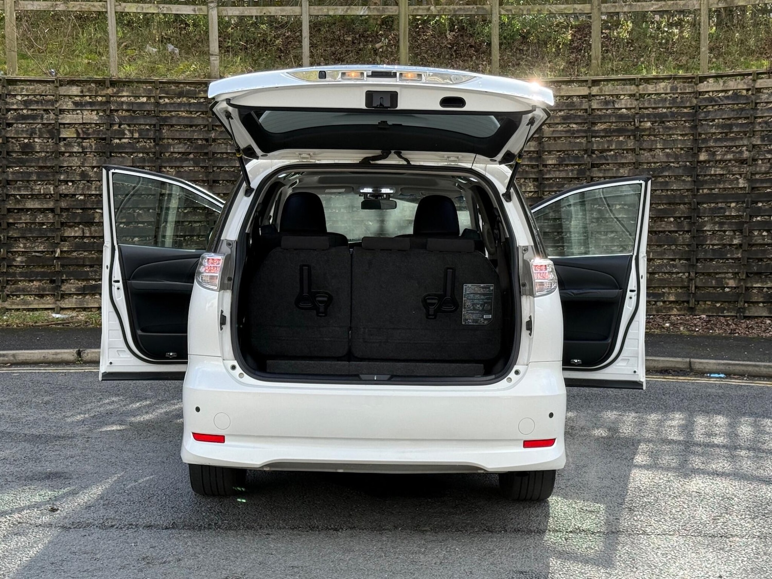 Used Toyota Estima for sale - 77723915: Photo 17